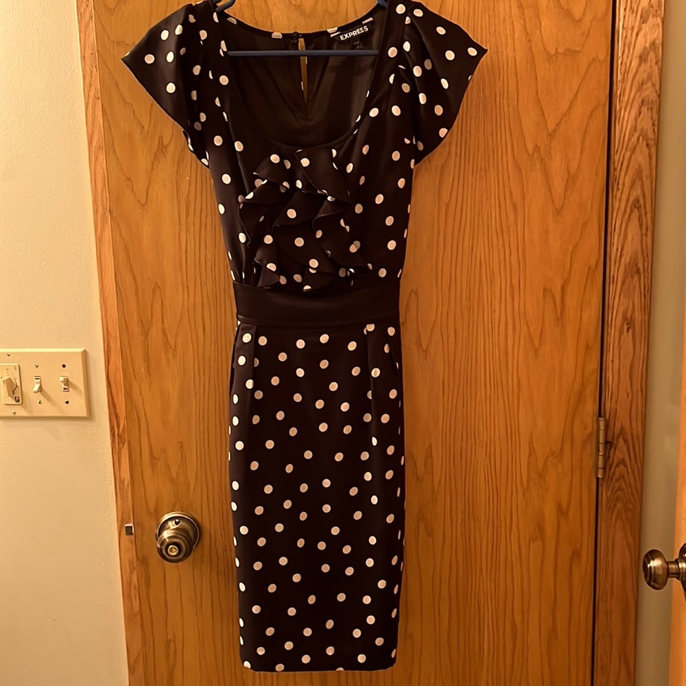 Express size 2 polka dot dress only worn 4 times